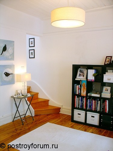 Шкаф для книг в гостиной