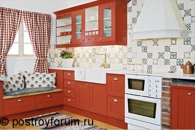 Красный кухонный уголок