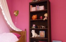 Розовая детская комната и кровать с пологом