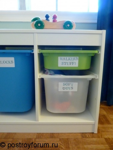 Детская комната с ящиками для игрушек