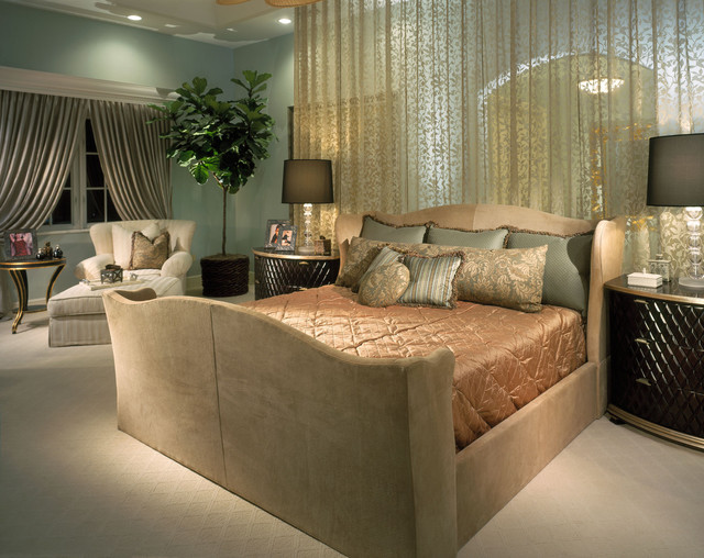 Дизайн спальни с занавеской поперек комнаты