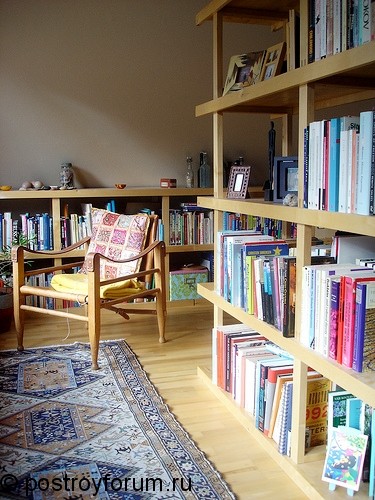 Библиотека в гостиной
