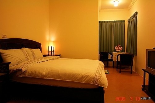 Спальная в китайском стиле, в желты оттенках