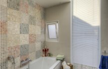 Дизайн необычной современной ванной комнаы 