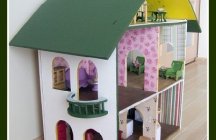 Игрушечный дом для куколки